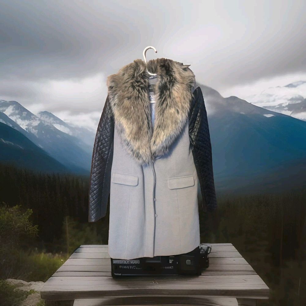 Beautiful Donna Salyers fabulous Faux furs coat Small  Gray‎